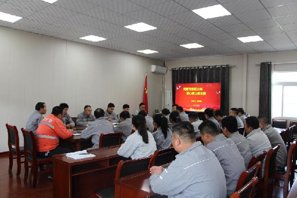 【理論宣講】鑫巖石料開展“黨建引領(lǐng)把方向，凝心聚力促發(fā)展”宣講活動