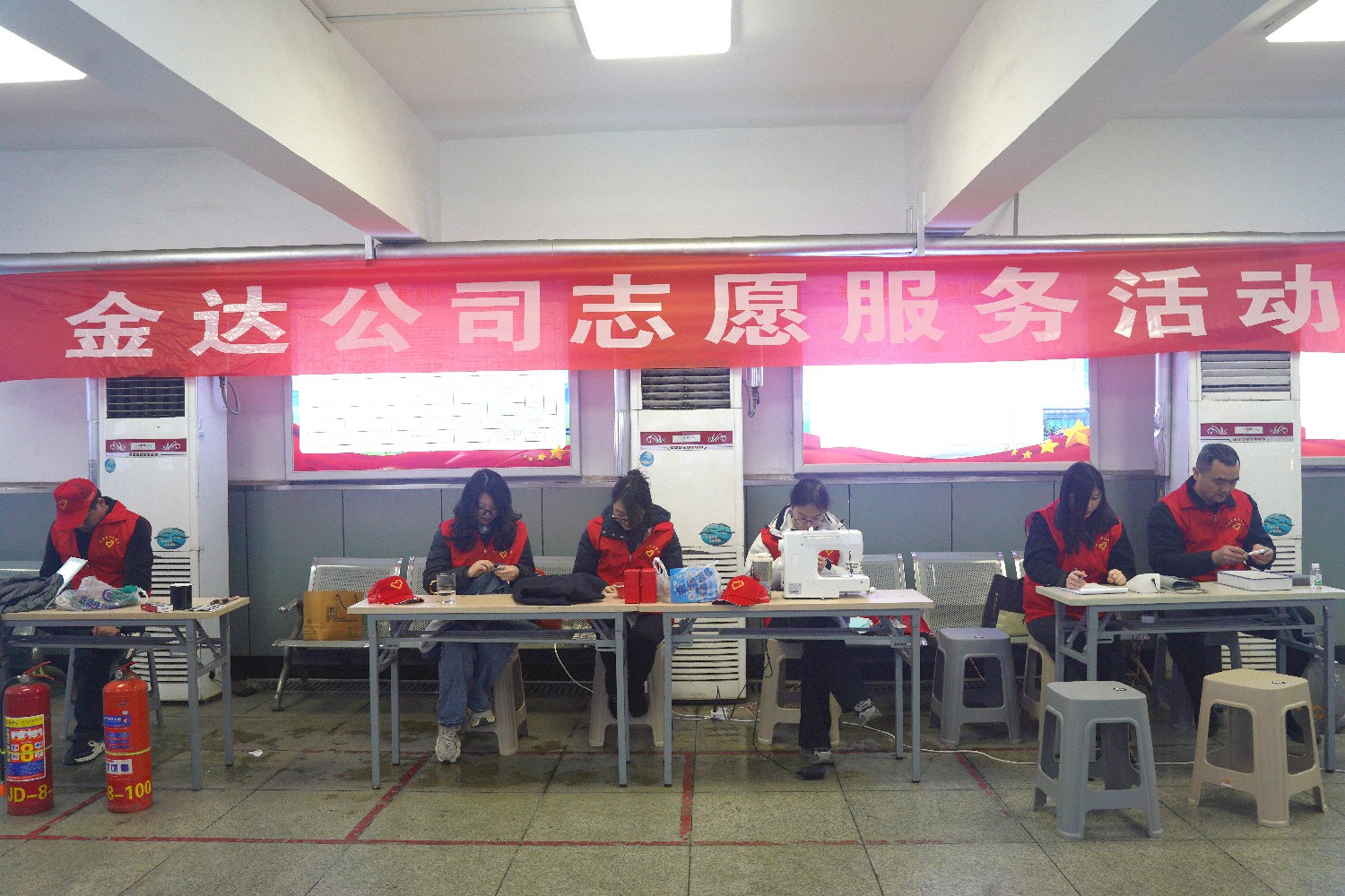 金達(dá)煤礦開展“學(xué)雷鋒、樹新風(fēng)、促發(fā)展”志愿服務(wù)活動